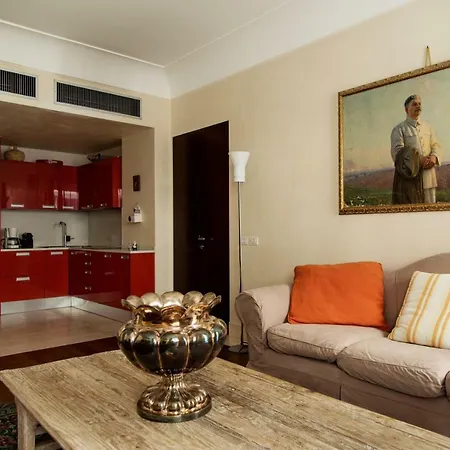 Beautiful Apartment- Duomo District Mediolan