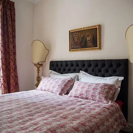 Beautiful Apartment- Duomo District Apartament Mediolan
